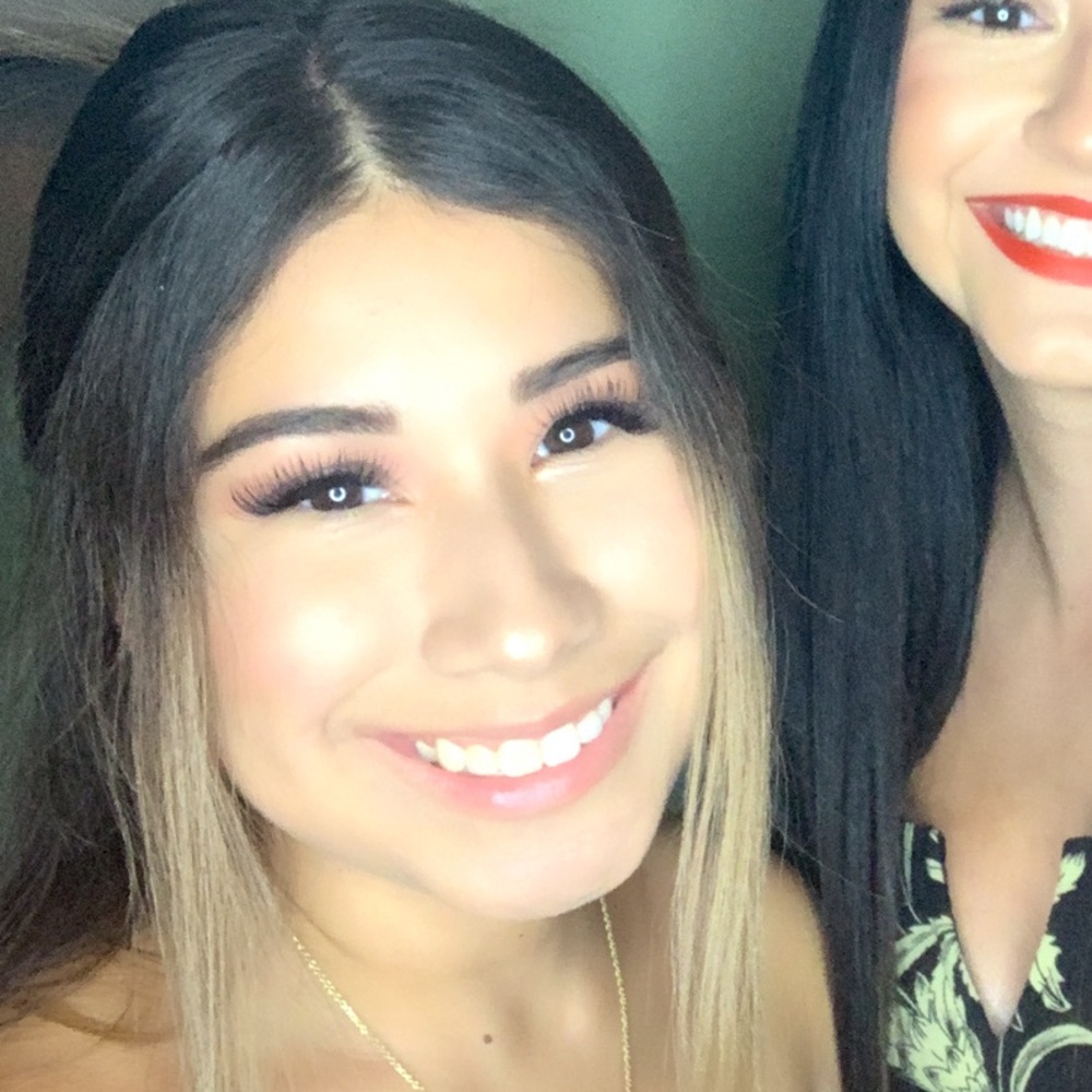 Meet your Posher, Cassandra